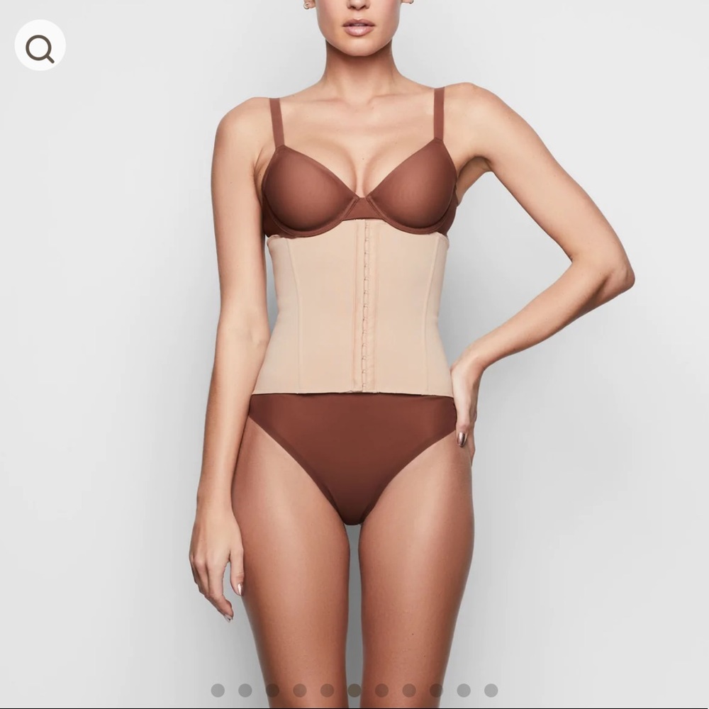 SKIMS WAIST TRAINER girdle size small